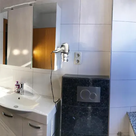 Haus Huegel Whg 3 *